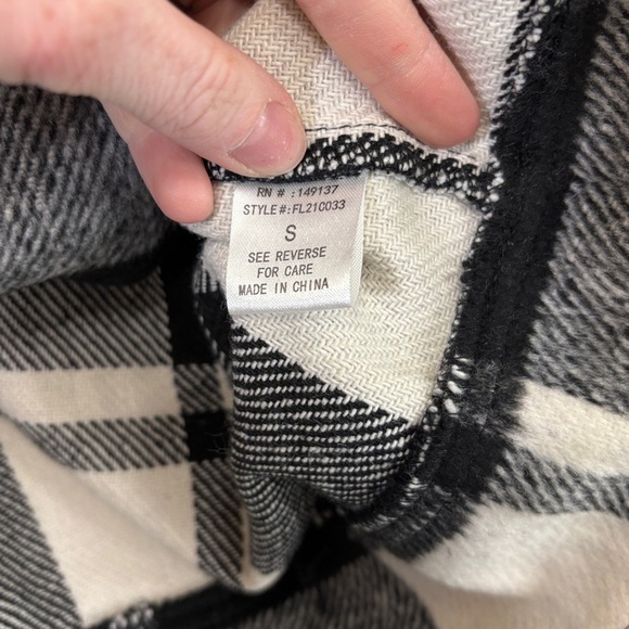 HYFVE Black and White Bomber Jacket with Plaid Pattern - Picture 4 of 4